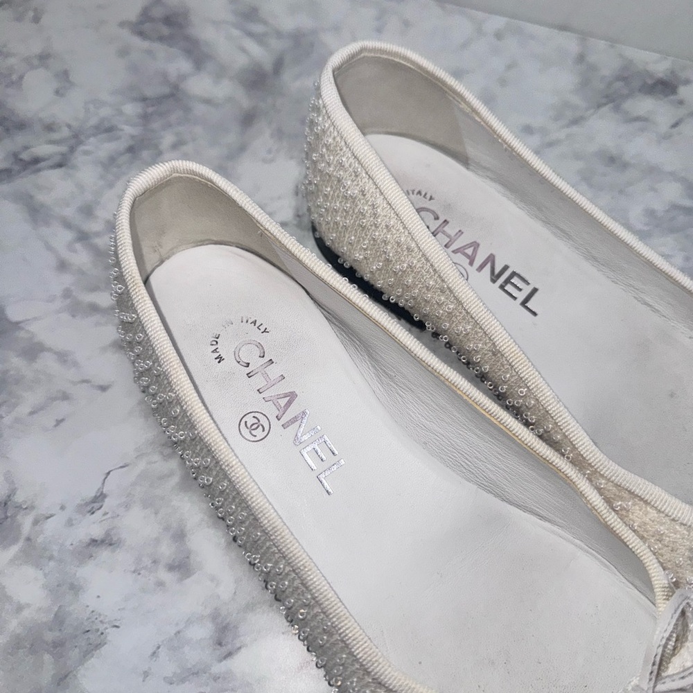 Authentic Chanel ballet flats. Original receipt, dust bags, Chanel box, and bag. - Picture 6 of 9